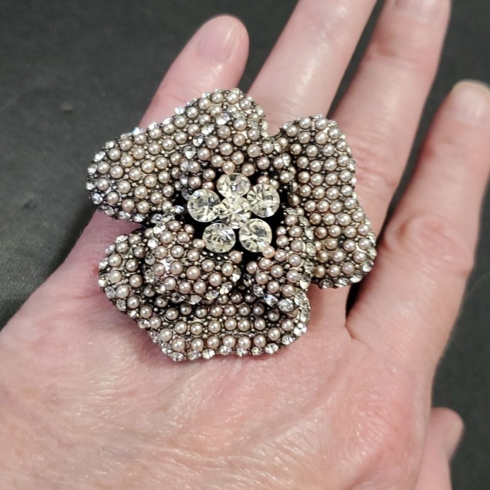 Silver tone pink faux pearl rose ring